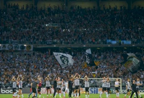 Galo leva mais de 30 mil ao Mineirão, recorde após torcida voltar