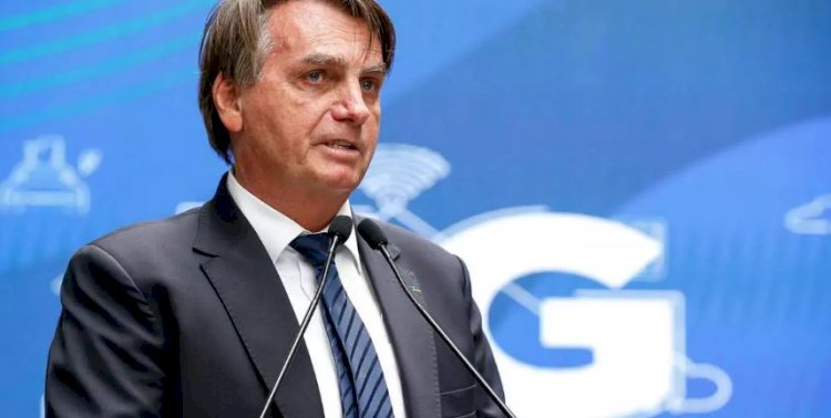 Sem poder para tal, Bolsonaro volta a ameaçar não renovar concessão da Globo