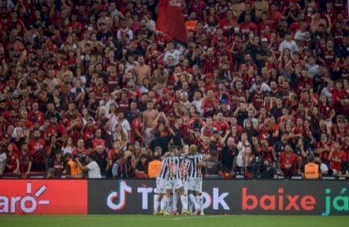 Galo vence o Athletico-PR, encerra ano mágico e é bi da Copa do Brasil