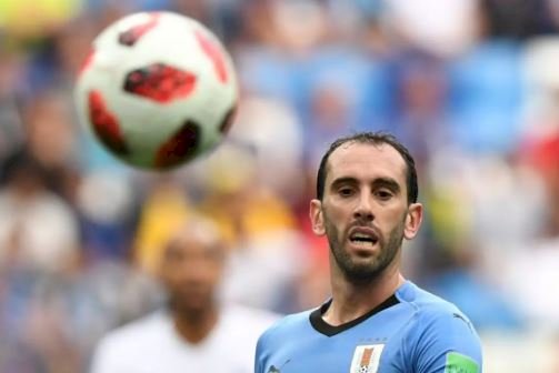 Galo encaminha acerto com Diego Godín para substituir Junior Alonso