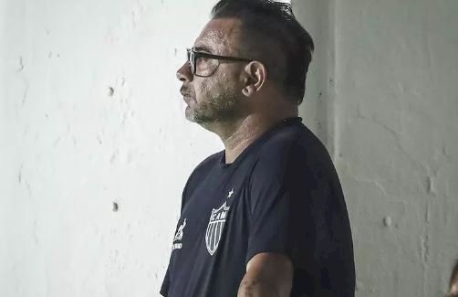 Para conhecer e dar rodagem, Turco deve promover mudanças a cada jogo no Galo