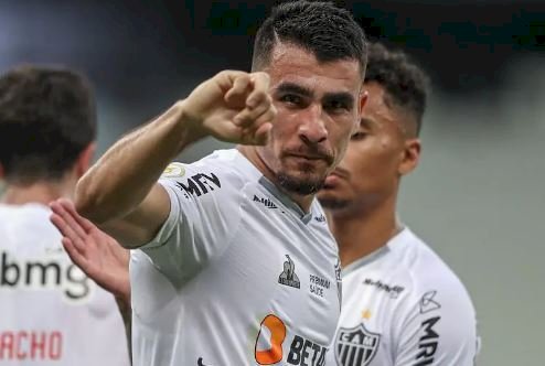 De volta! Galo anuncia retorno de Junior Alonso