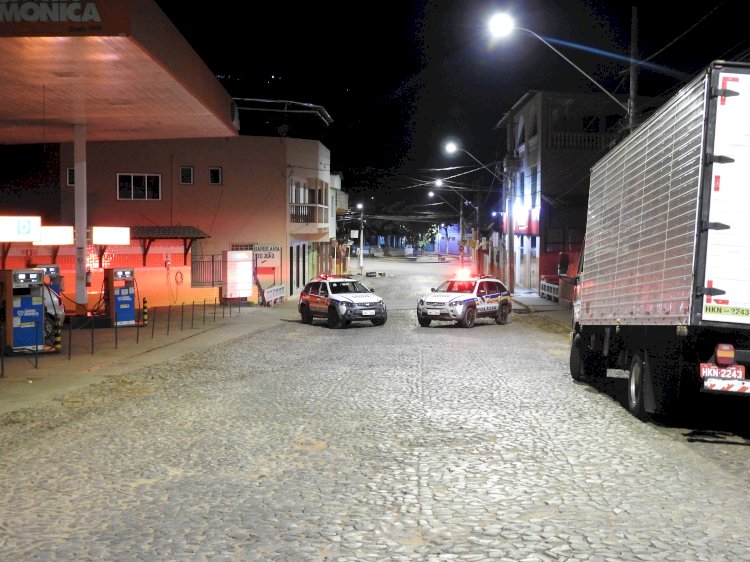 Polícia Militar realiza simulação de explosão de caixa eletrônico em Sabinópolis.