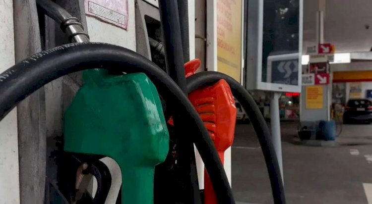 Em 10 anos, salário mínimo deixa de comprar um tanque de gasolina