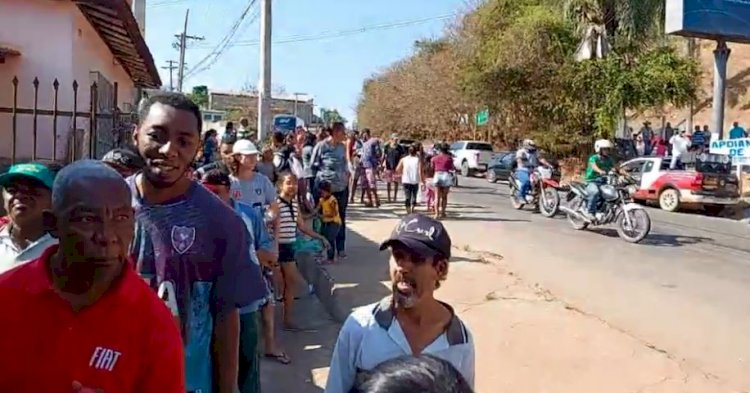 Produtores de leite de Guanhães e região realizaram uma manifestação pacífica nesta sexta-feira (09), em frente à Fábrica da Itambé de Guanhães em buscam um preço do leite justo para os produtores e consumidores!