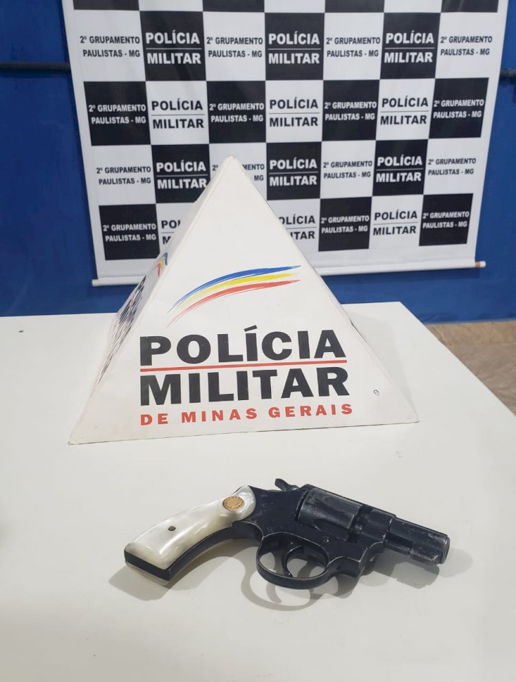 Dois homens são presos por comércio e posse ilegal de arma de fogo em Paulistas