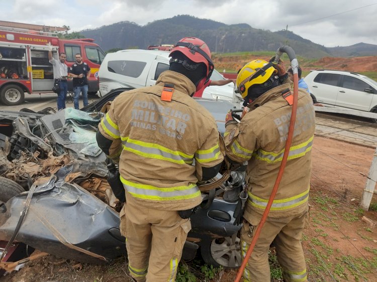 ACIDENTE ENTRE CARRO E ONIBUS, DEIXA UM MORTO NA 116