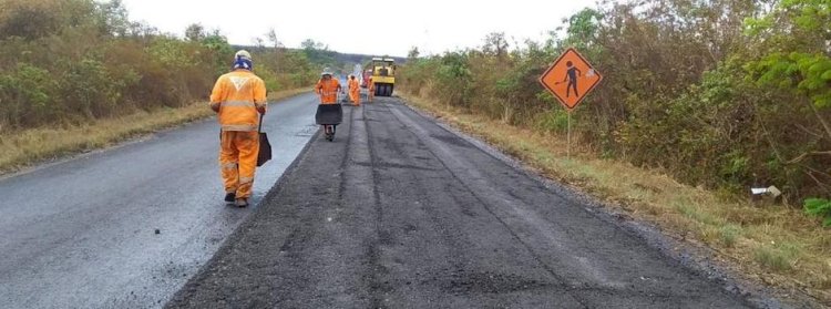 Iniciadas obras de recuperação da MGC-367, entre Turmalina e Carbonita, no Jequitinhonha