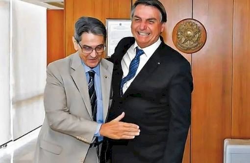 Bolsonaro minimiza fotos com Roberto Jefferson: ‘perdeu a razão’