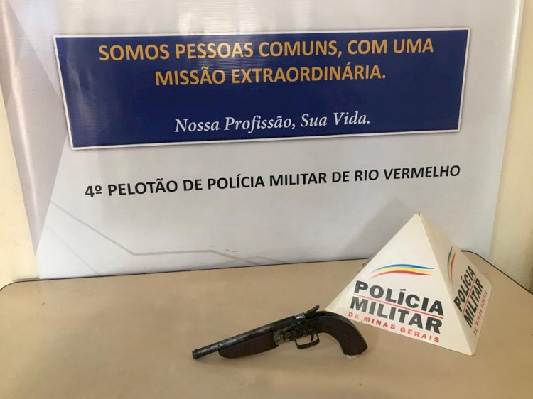 PM APREENDE ARMA DE FOGO DE HOMEM QUE AMEÇAVA PESSOAS QUE POSSIVELMENTE ESTARIAM “ENVOLVENDO” COM SUA EX-MULHER EM BAIRRO DE RIO VERMELHO