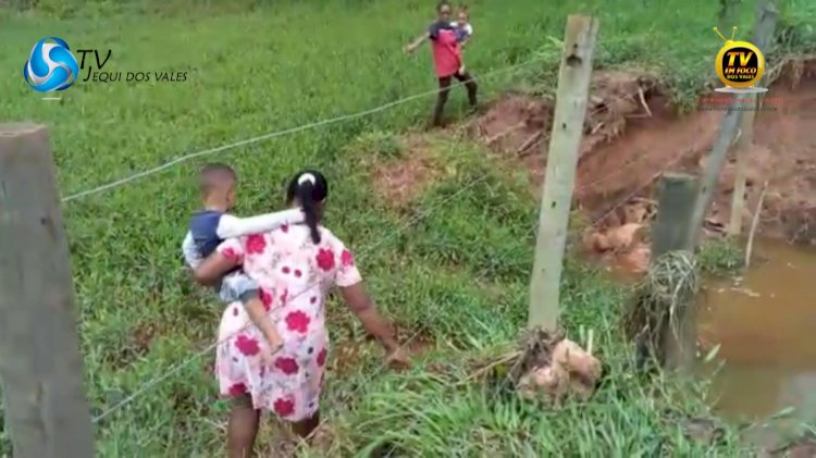 MORADORES COBRAM SOLUÇÃO PARA PONTE QUE FOI LEVADA PELA CHUVA HÁ QUASE 20 DIAS  EM ZONA RURAL DE SABINÓPOLIS. 