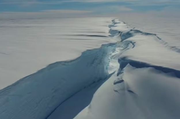 Iceberg do tamanho de São Paulo se desprende na Antártica