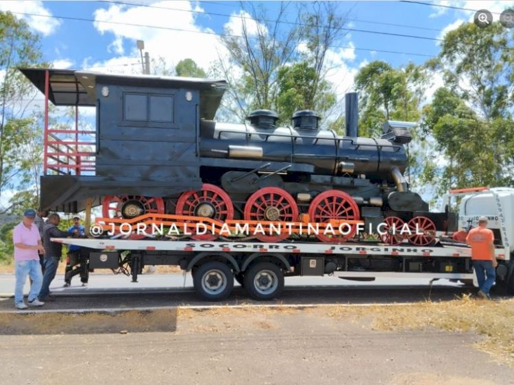 RÉPLICA DA LOCOMOTIVA ESTÁ CHEGANDO HOJE EM DIAMANTINA!