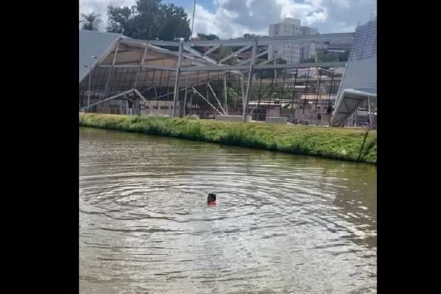 Homem fica mais de 20 minutos submerso em lagoa de Vespasiano e é salvo com vida