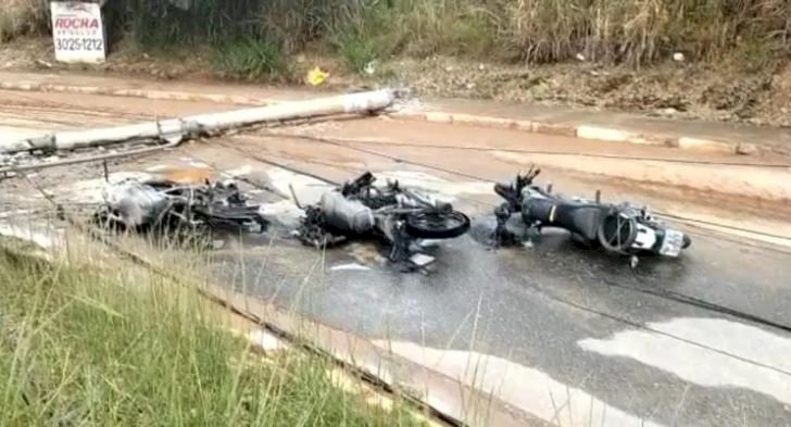 Acidente no Altinópolis deixa três motos