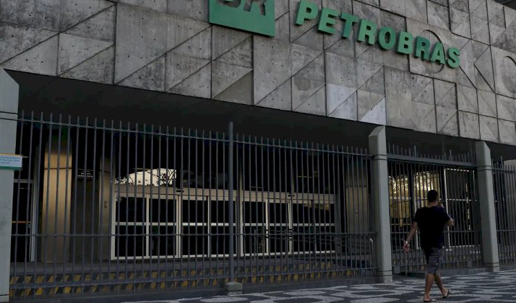 Concurso da Petrobras encerra inscrições nesta quarta-feira