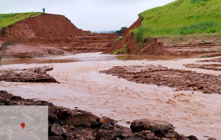 barragem de água se rompe, obstrui ponte e mata peixes em MG