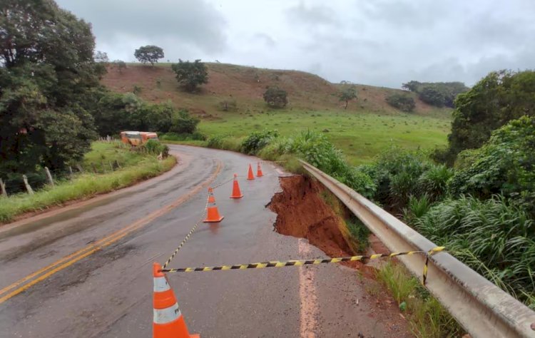 Chuva em MG: veja onde estão as quase 40 interdições de rodovias no Estado