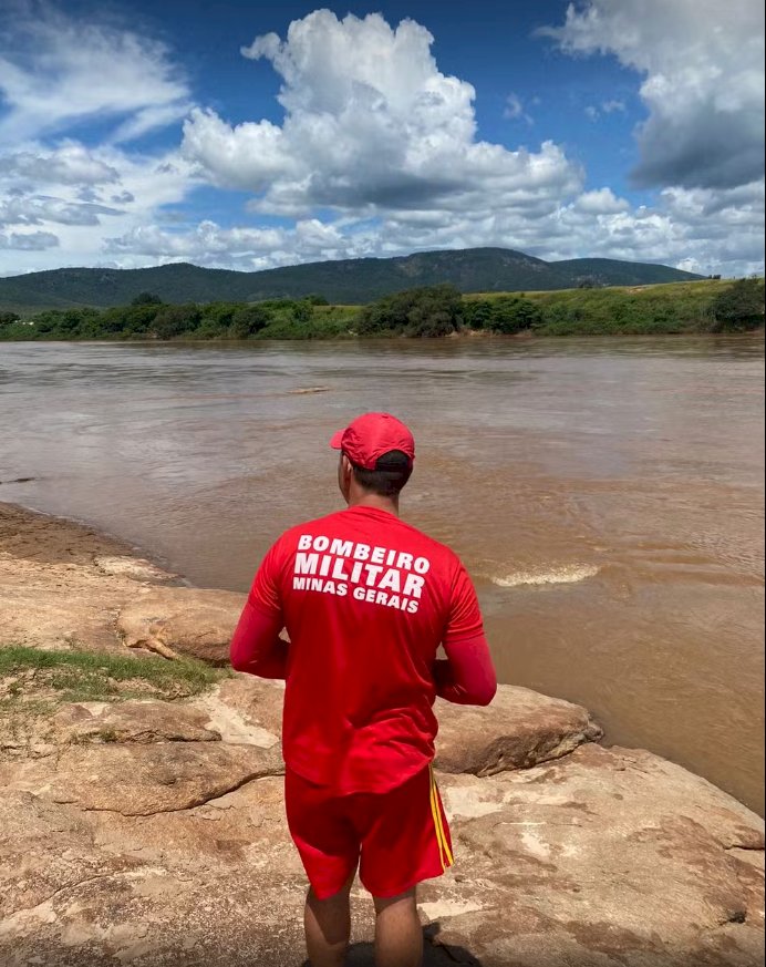 Corpo de homem que se afogou no Rio Jequitinhonha em Itaobim, é encontrado após três dias de buscas