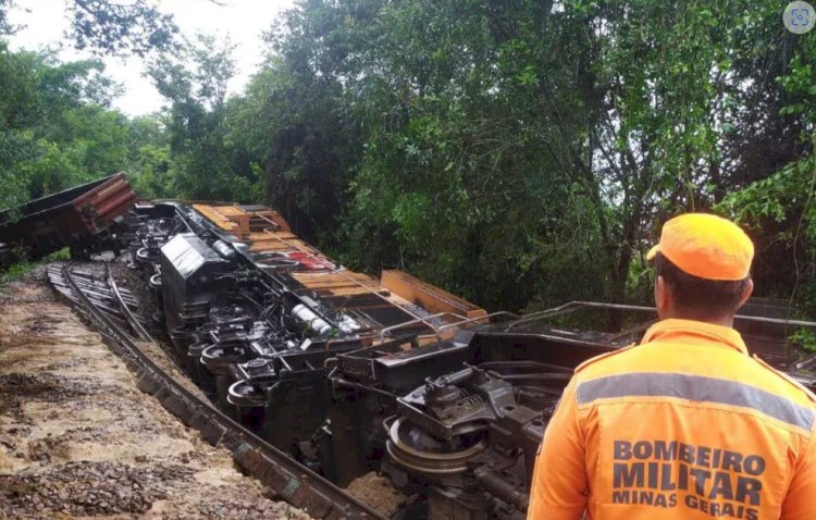 Duas pessoas ficam feridas após trem sair dos trilhos no interior de MG