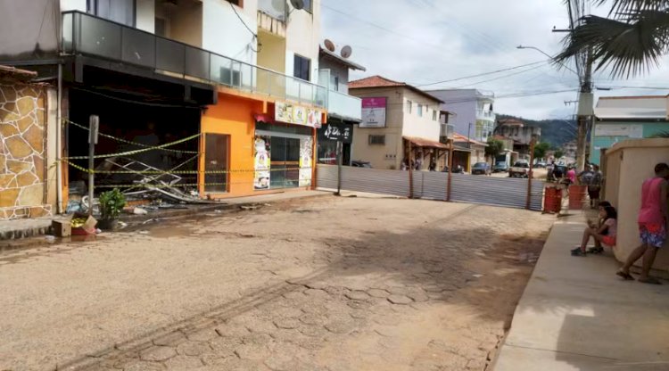 Incêndio destrói parte de prédio de quatro andares em Virginópolis