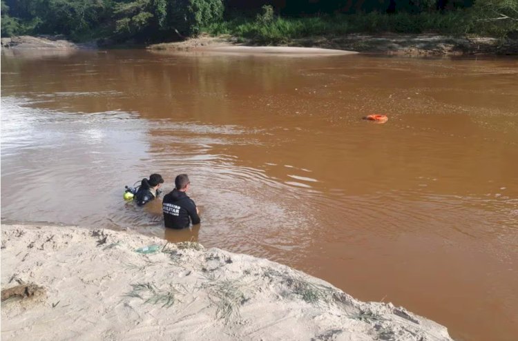 Garota pula em rio, se afoga e dois mergulham pra ajudar, mas desaparecem em MG