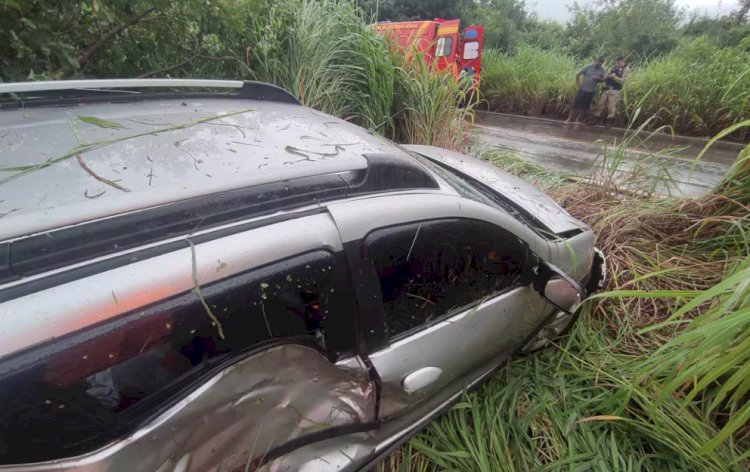 Casal que ia 'atravessar' o país sofre acidente no Norte de MG