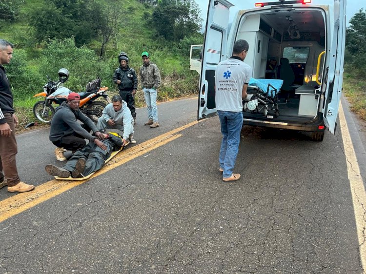 Acidente na MG 259: Motoqueiro colide com animal próximo a Sabinópolis