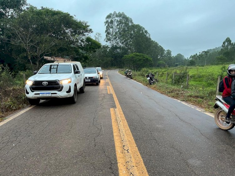 Acidente na MG 259: Motoqueiro colide com animal próximo a Sabinópolis