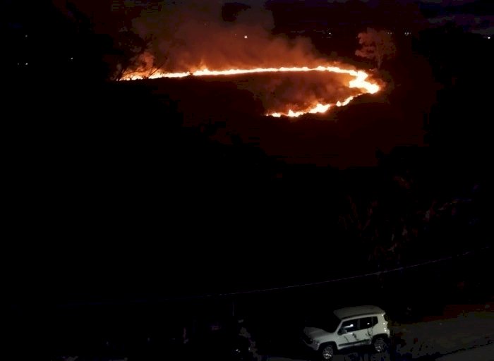 Incêndio de grandes proporções próximo à Arena MRV assusta moradores em BH e Contagem