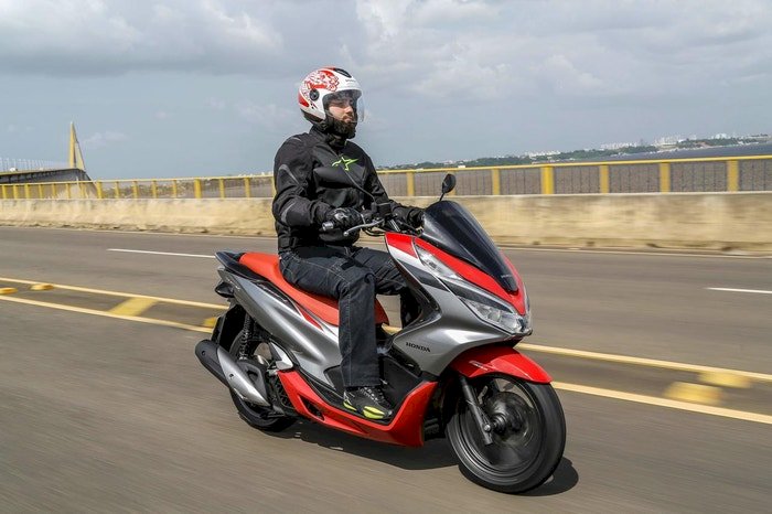 Honda quer inovar com scooter híbrida e inédito acelerador no pé