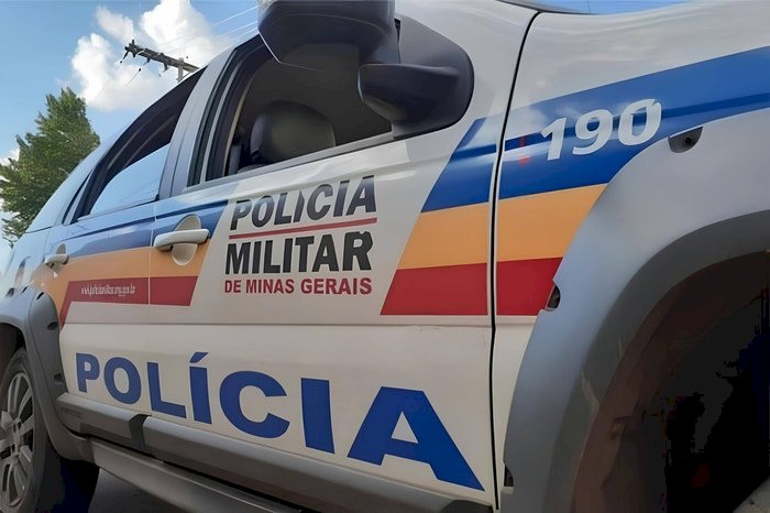 Duas pessoas são mortas a tiros após homem armado invadir bar, em Araçuaí