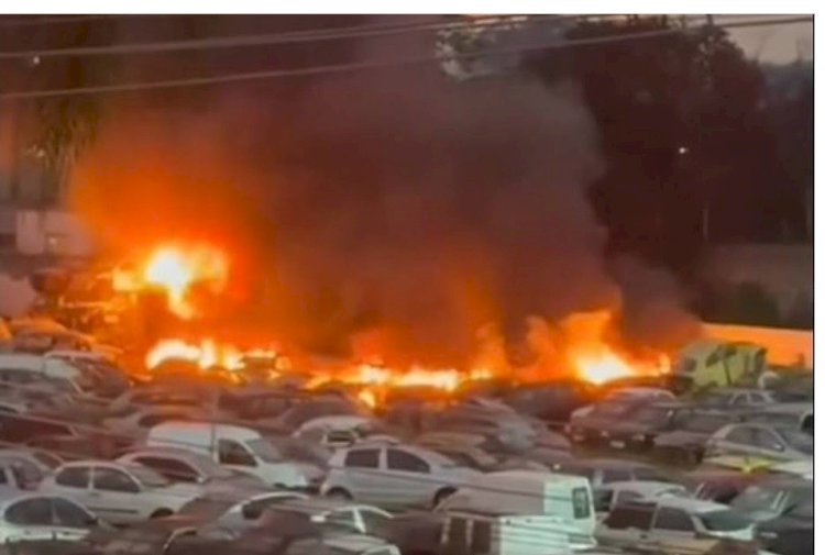 Incêndio atinge 70 veículos em Pátio em Ferraz de Vasconcelos, região metropolitana de São Paulo