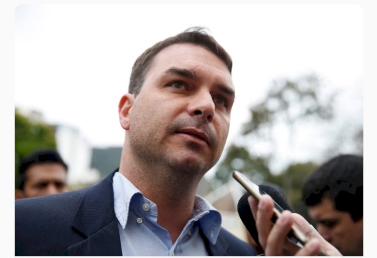 REPRESENTAÇÃO Flávio Bolsonaro aciona TCU contra Lula por uso indevido de pronunciamento no rádio e TV