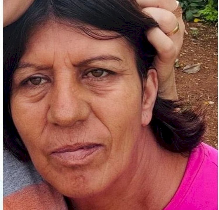 Mulher que morreu engasgada com pedaço de carne é sepultada em Lagoa da Prata
