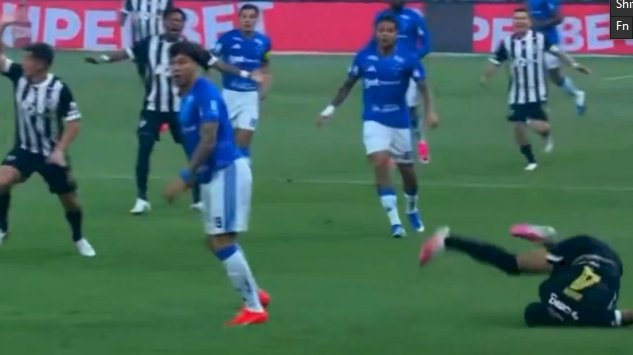 Atlético vai acionar STJD contra Kaio Jorge por lance com Ruan Tressoldi