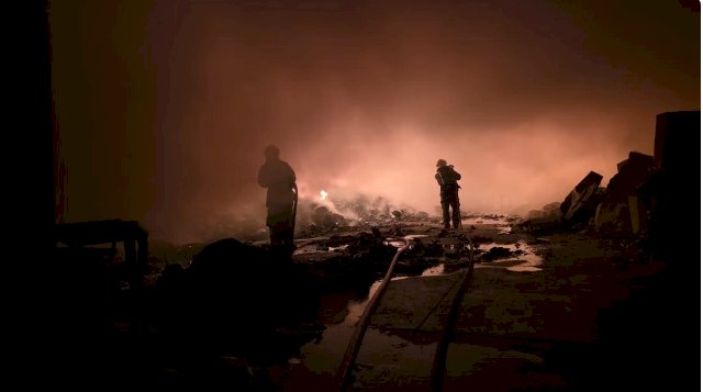 Incêndio em galpão faz temperatura chegar a 65 °C em Venda Nova, em BH