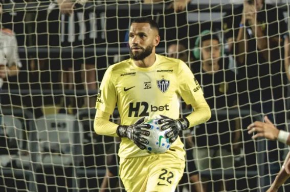 Everson será desfalque no Atlético para duelo com o Vitória, pela Série A