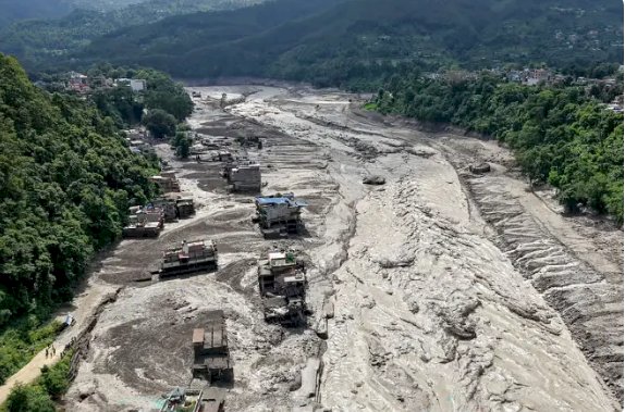Com cerca de 3 mil desaparecidos, buscas no Nepal entram no 4º dia
