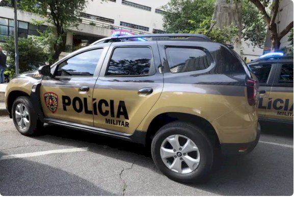 Homem chama a PM após ser agredido e é flagrado com imagens de crianças nuas em BH