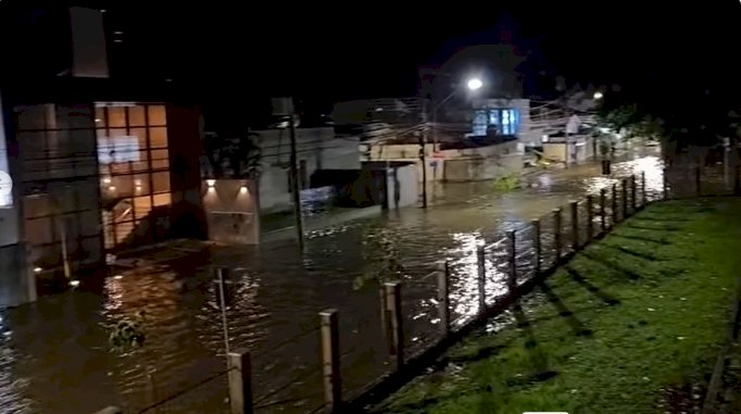 VIDEO: Tempestade impressionante com granizo e rajadas de vento causa estragos em Ipatinga