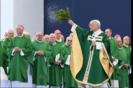 Papa reforça que 'Igreja precisa reconhecer seus erros' em 3º dia na França